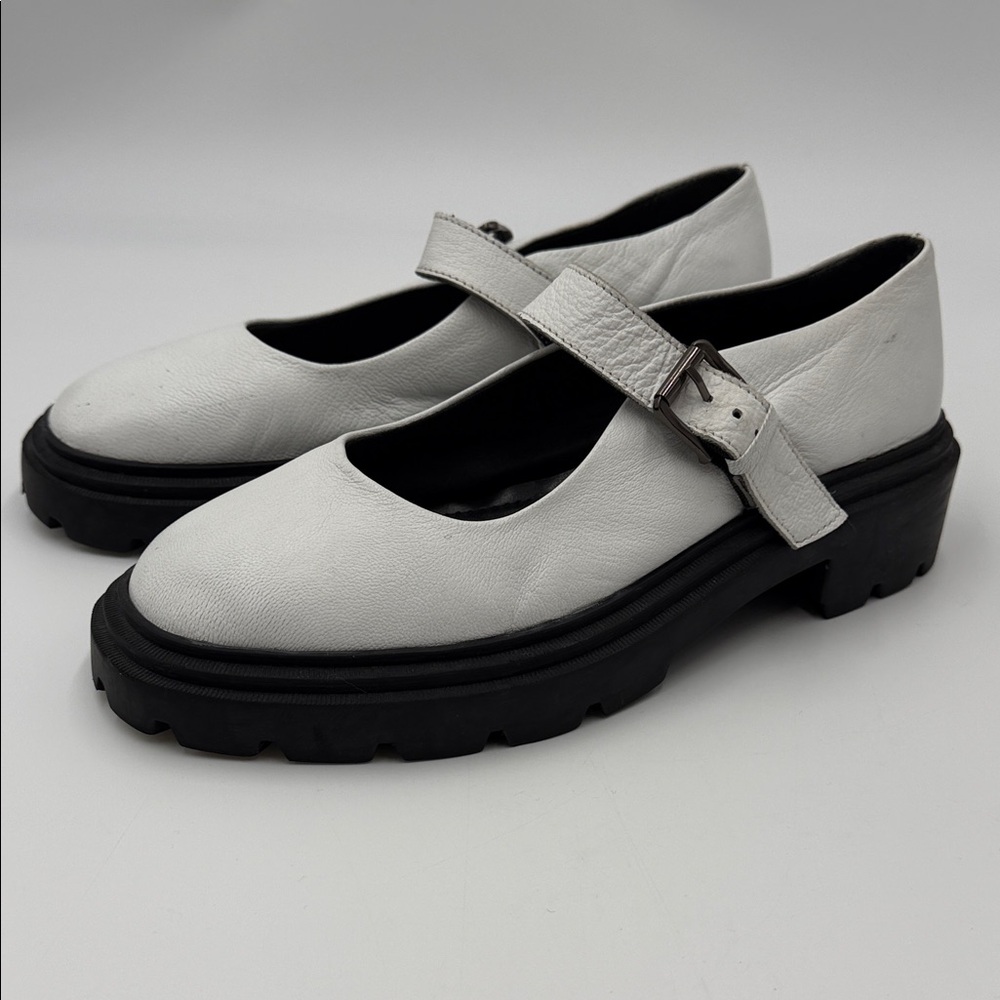 Nasty Gal White and Black Flats